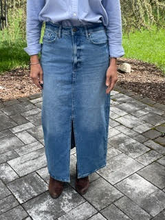 Read more about the article The Skirt That Got Away